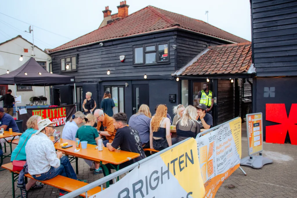 Celebrate a Decade of Live Music: The Smokehouse and University of Suffolk’s Double 10th Anniversary in Ipswich - Ipswich.love