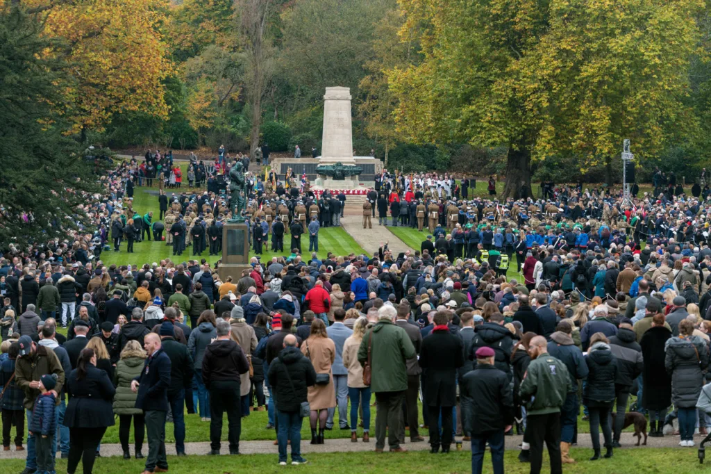 Remembrance Sunday parade and services return to Ipswich - Ipswich.love